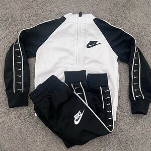 Nike Toddler Track Suit - 2T